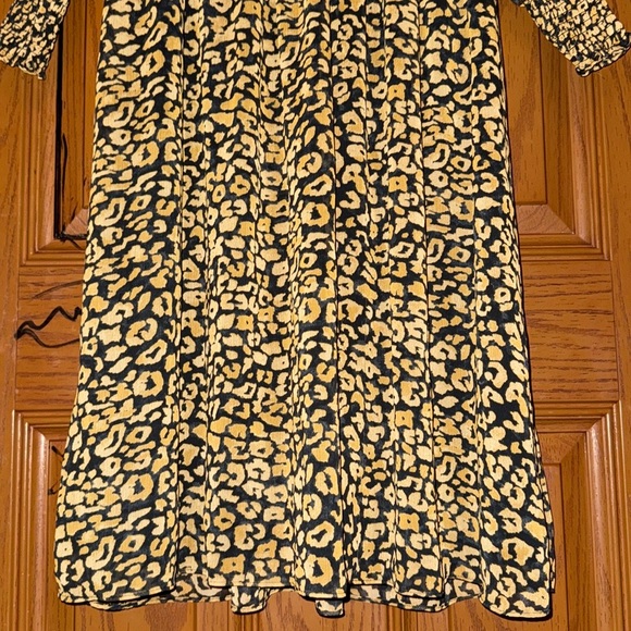 WhoWhatWear Cheetah Print Surplice V-Neck Wrap Long Lantern Sleeve Midi Dress - Picture 12 of 16